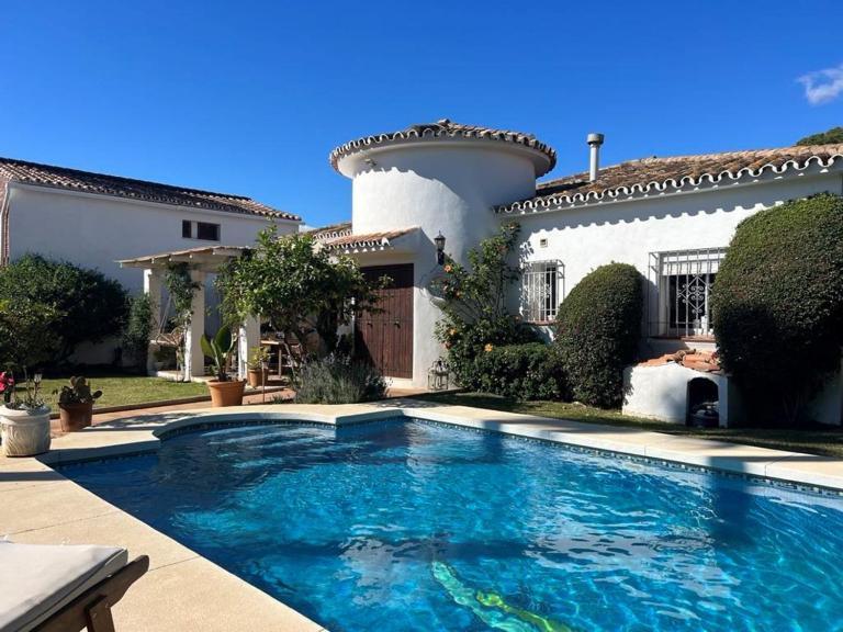 Lovely In San Pedro De Alcantara, Villa *